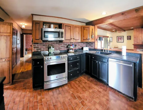 $319,900 | 12 Schoolhouse Lane, Hampden, ME 04444