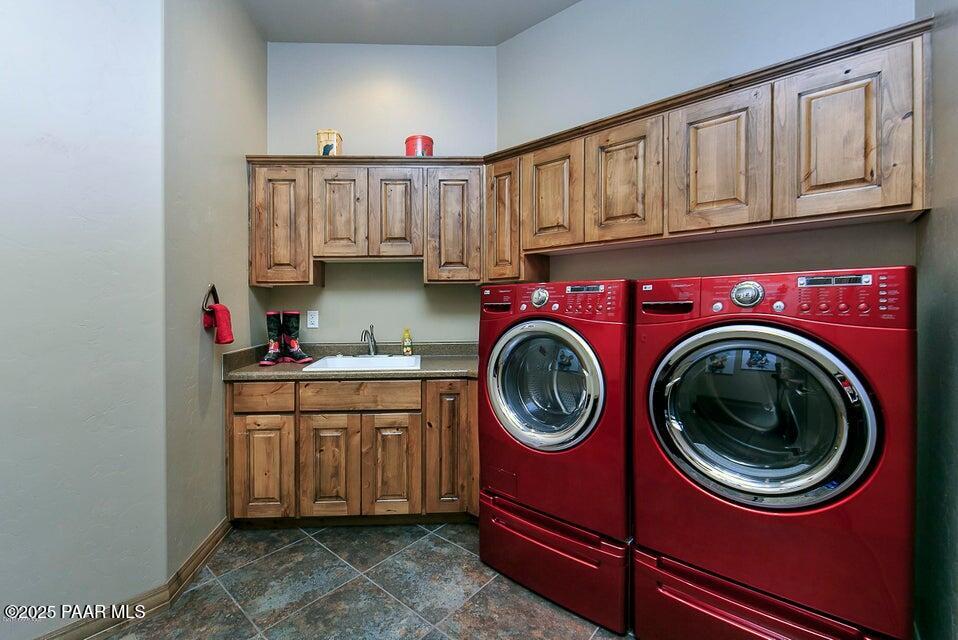 1585 High Valley Ranch Road Prescott, AZ 86303 - Photo 23 of 38 laundry