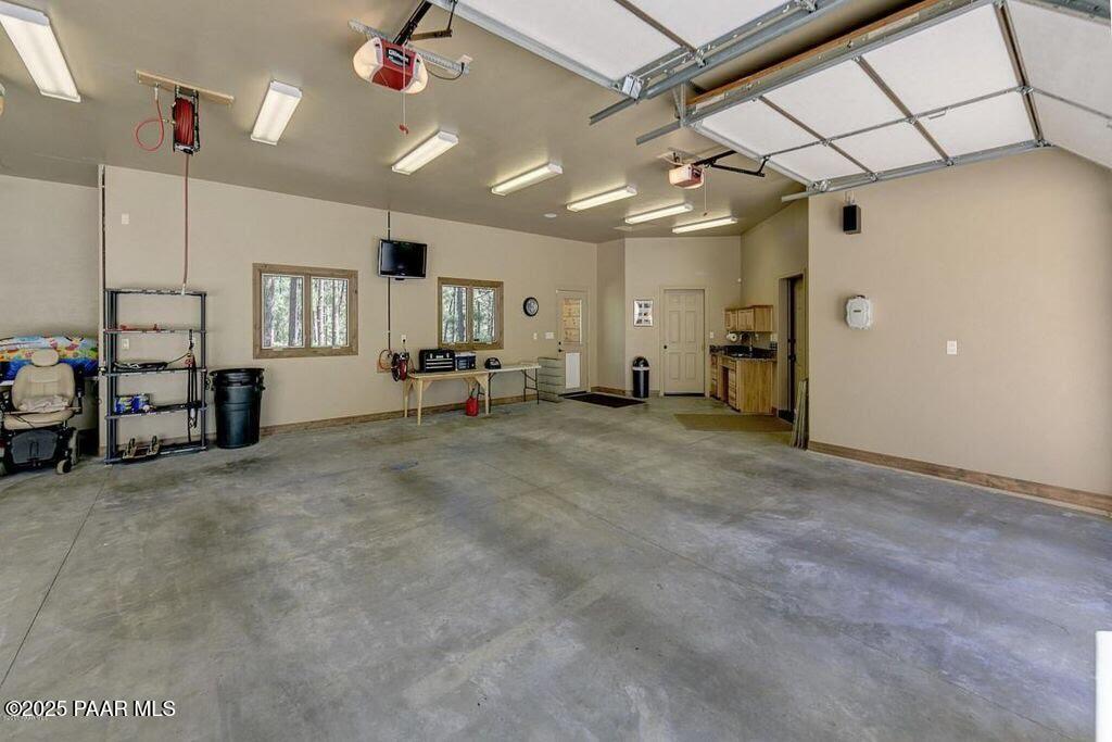 1585 High Valley Ranch Road Prescott, AZ 86303 - Photo 35 of 38 garage