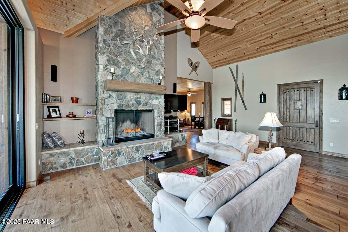 1585 High Valley Ranch Road Prescott, AZ 86303 - Photo 7 of 38 Living Room 4 (1)