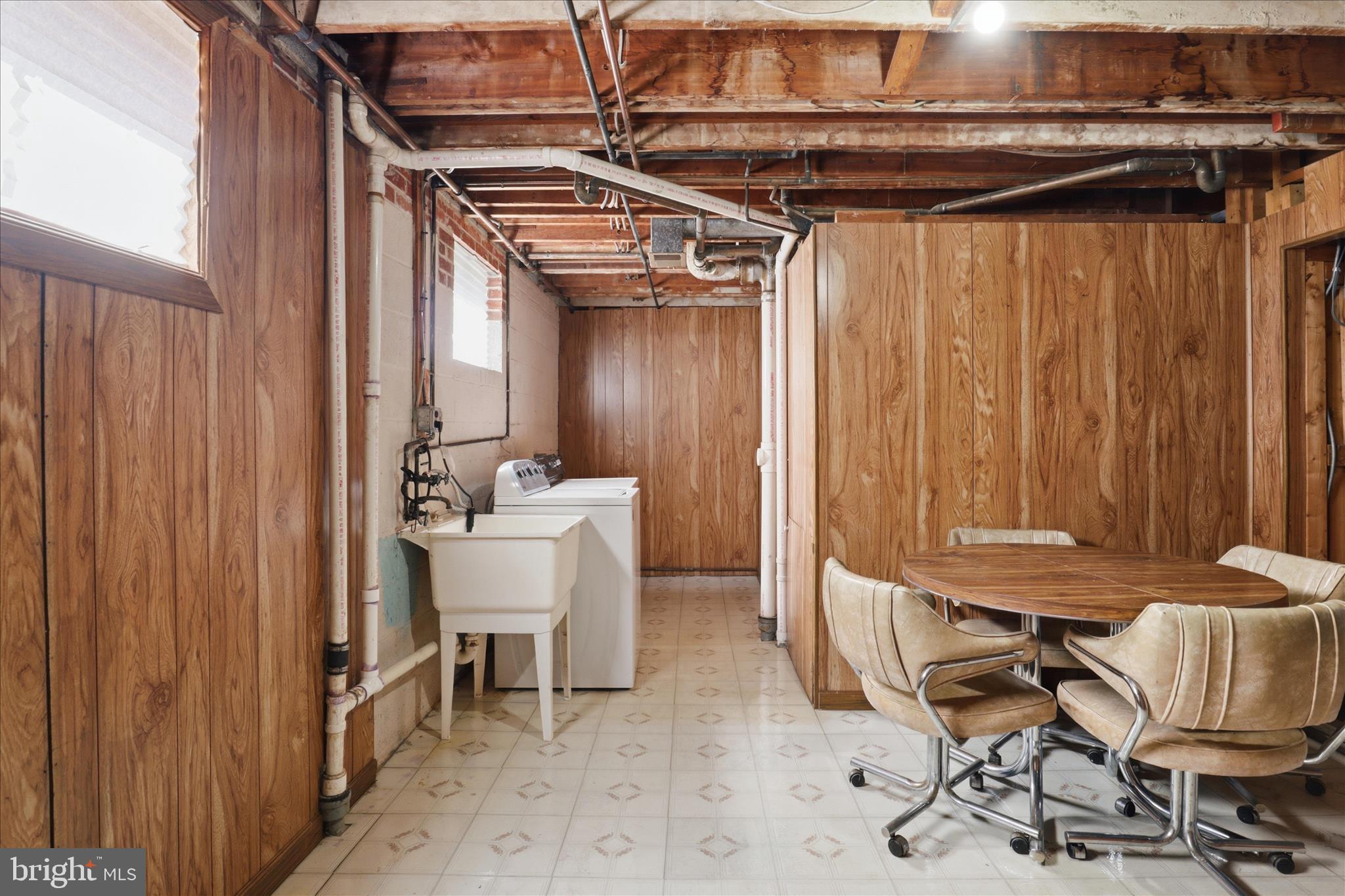 5811 Kirby Road Clinton, MD 20735 - Photo 30 of 43 a view of a chairs and table in a patio