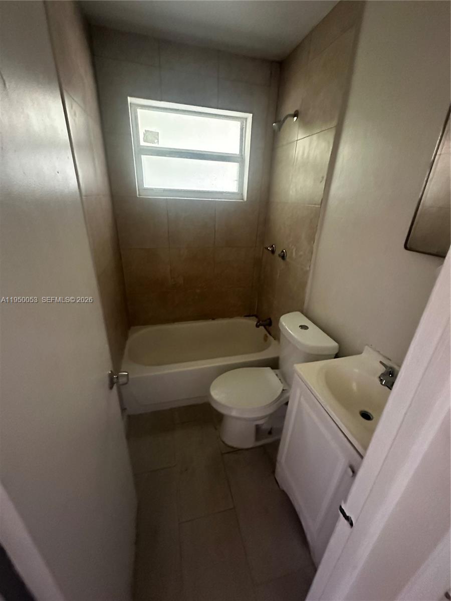 26445 Southwest 139th Avenue, Unit 26445 Homestead, FL 33032 - Photo 9 of 20