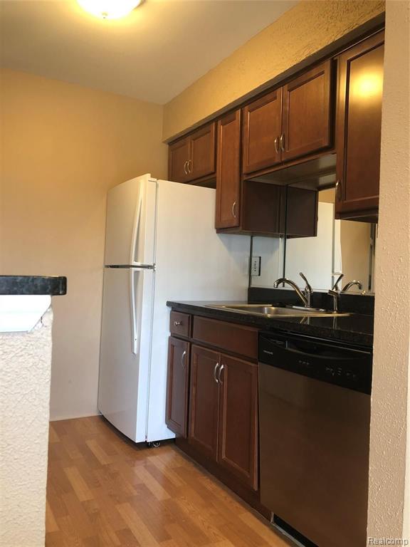 29880 West 12 Mile Road, Unit 67/808 Farmington, MI 48334 - Photo 9 of 18