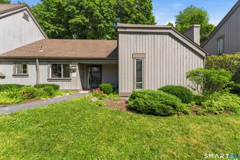 $275,000 | 471 Heritage Village, Unit B, Southbury, CT 06488