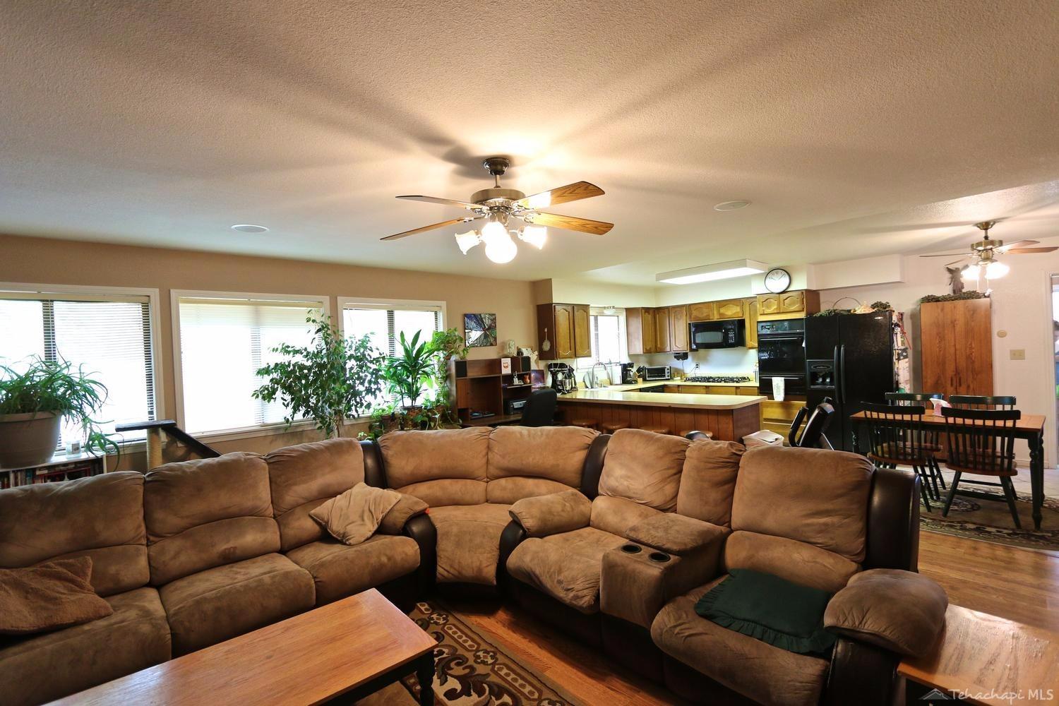 29401 Fawn Way Tehachapi, CA 93561 - Photo 14 of 38 Gallery Image 14