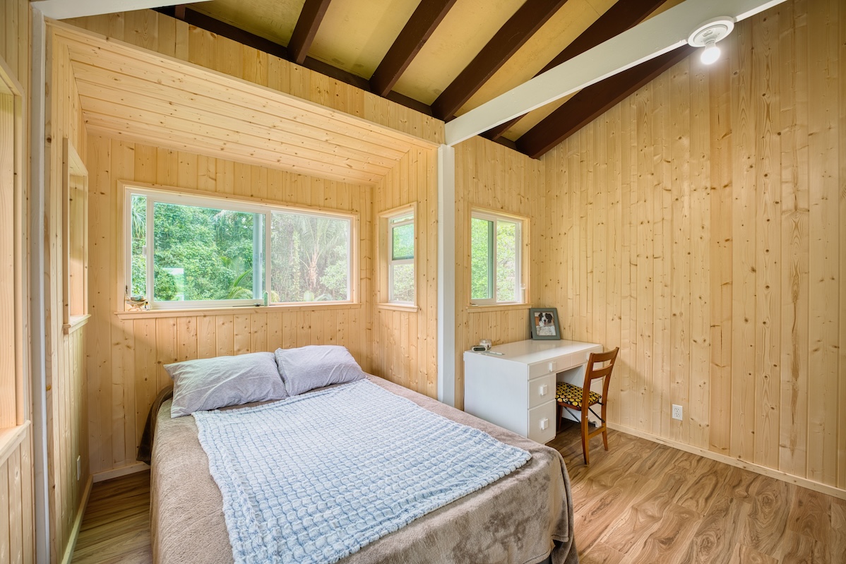 14-3674 Government Beach Road Pahoa, HI 96778 - Photo 15 of 29 a bedroom with a bed and a window