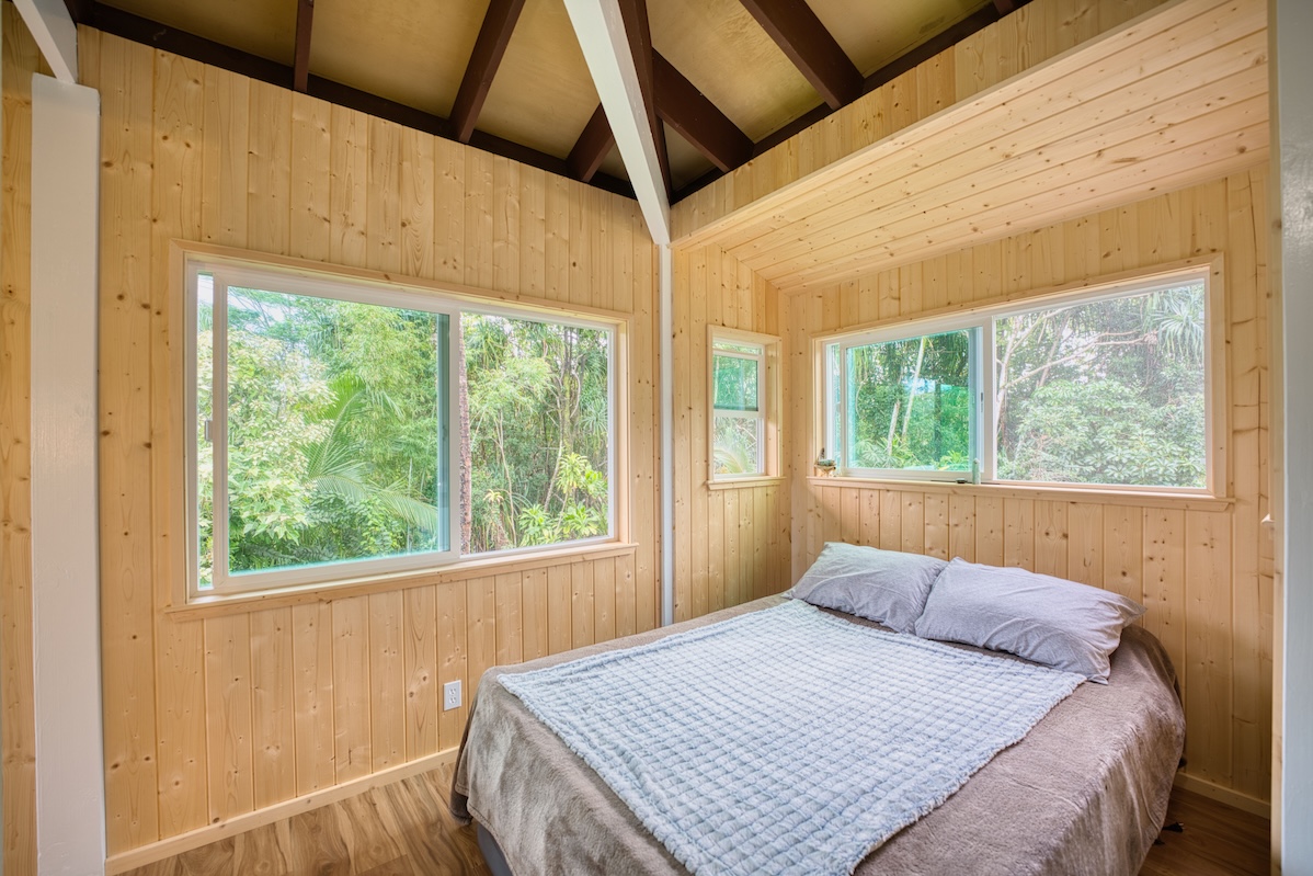 14-3674 Government Beach Road Pahoa, HI 96778 - Photo 16 of 29 a bedroom with a bed and a window