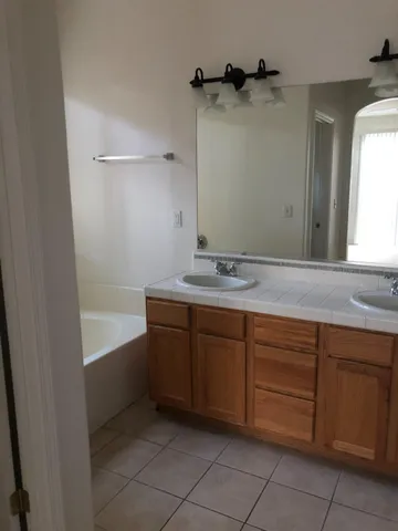 $495,000 | 73 West Bohemia Lane, Clovis, CA 93619