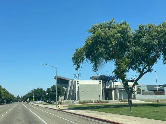 $495,000 | 73 West Bohemia Lane, Clovis, CA 93619