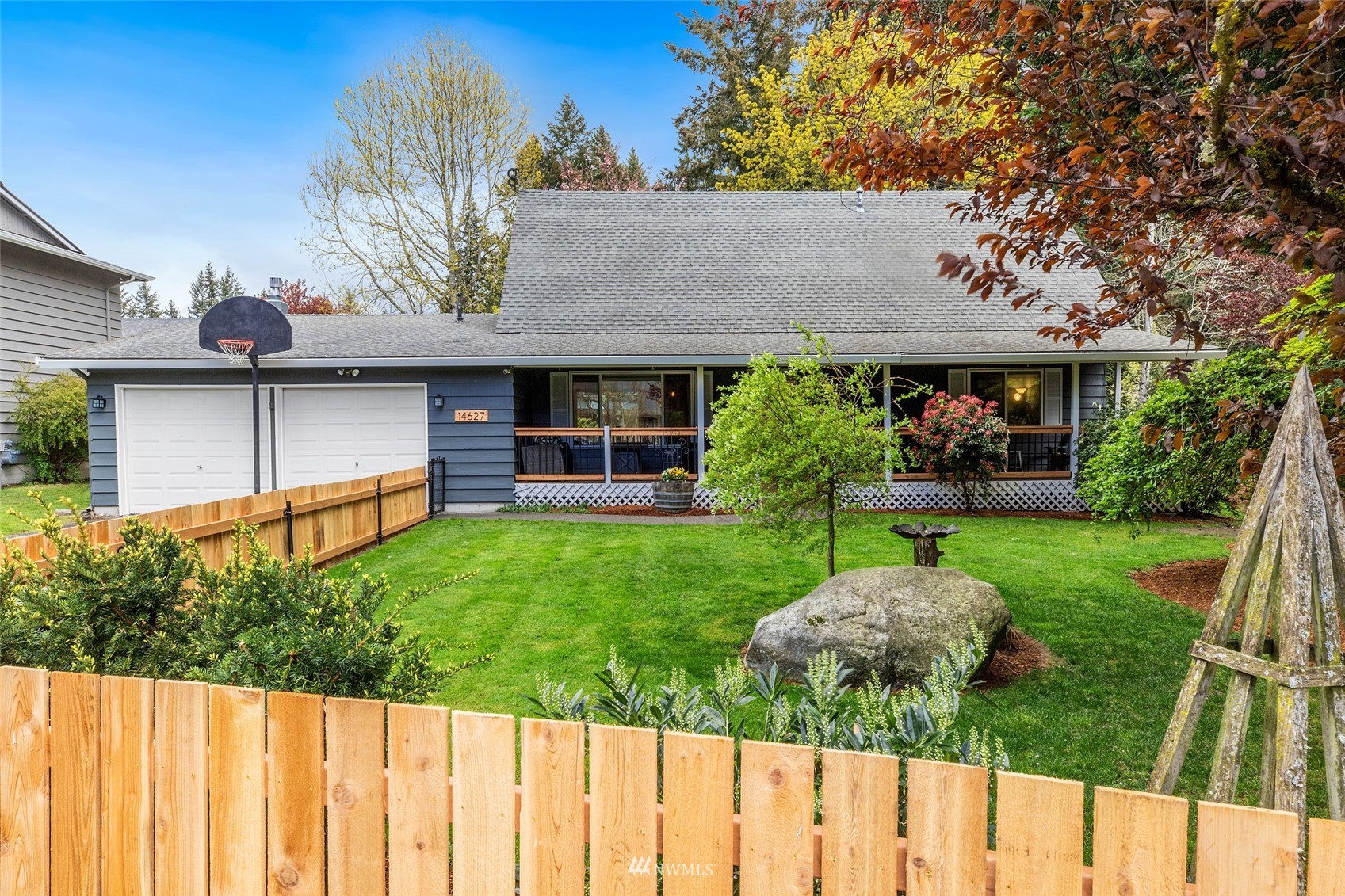 14627 Southeast 140th Street Renton, WA 98059 - Photo 1 of 33 a garden view
