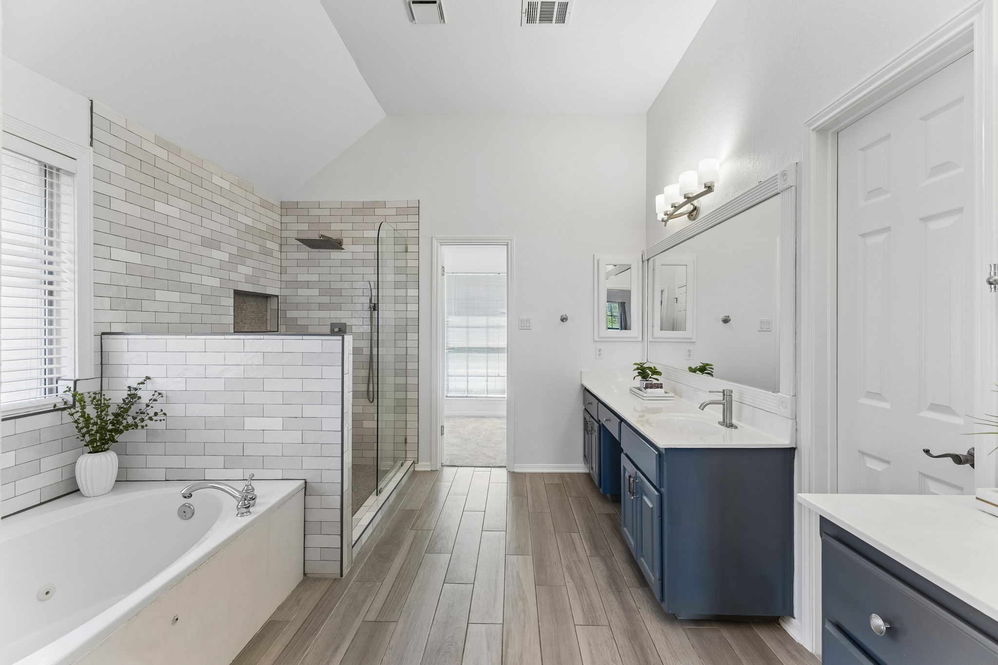 6557 Needham Lane Austin, TX 78739 - Photo 21 of 37 Luxurious renovated primary bath
