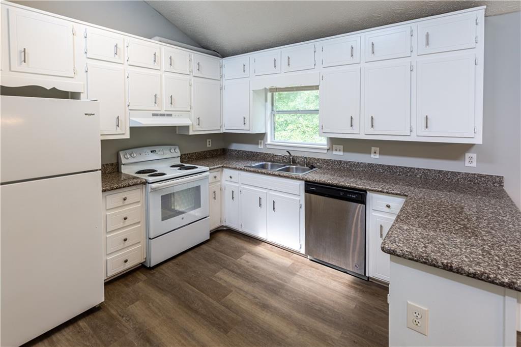 409 Arnold Road Lawrenceville, GA 30044 - Photo 4 of 40