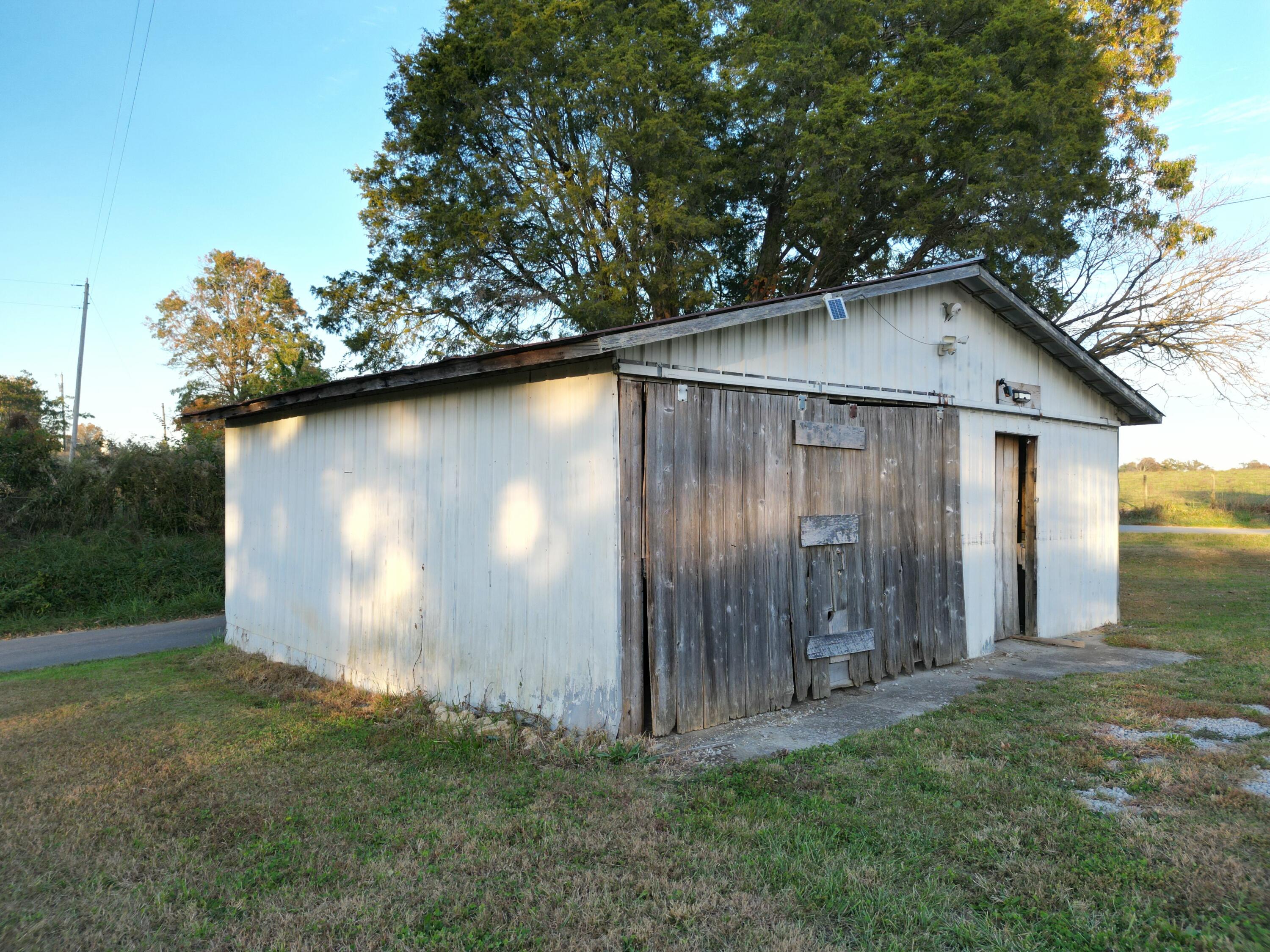 541 Liberty Road Eubank, KY 42567 - Photo 15 of 35 Detached Garage