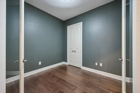 $395,000 | 2120 Kipling Street, Unit 304, Houston, TX 77098