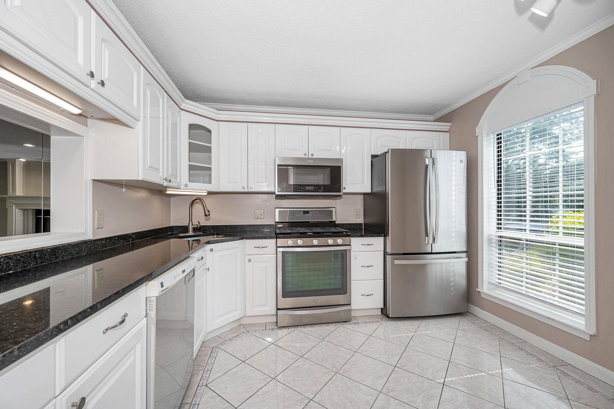 100 Middlesex Road, Unit 100 Merrimack, NH 03054 - Photo 4 of 33