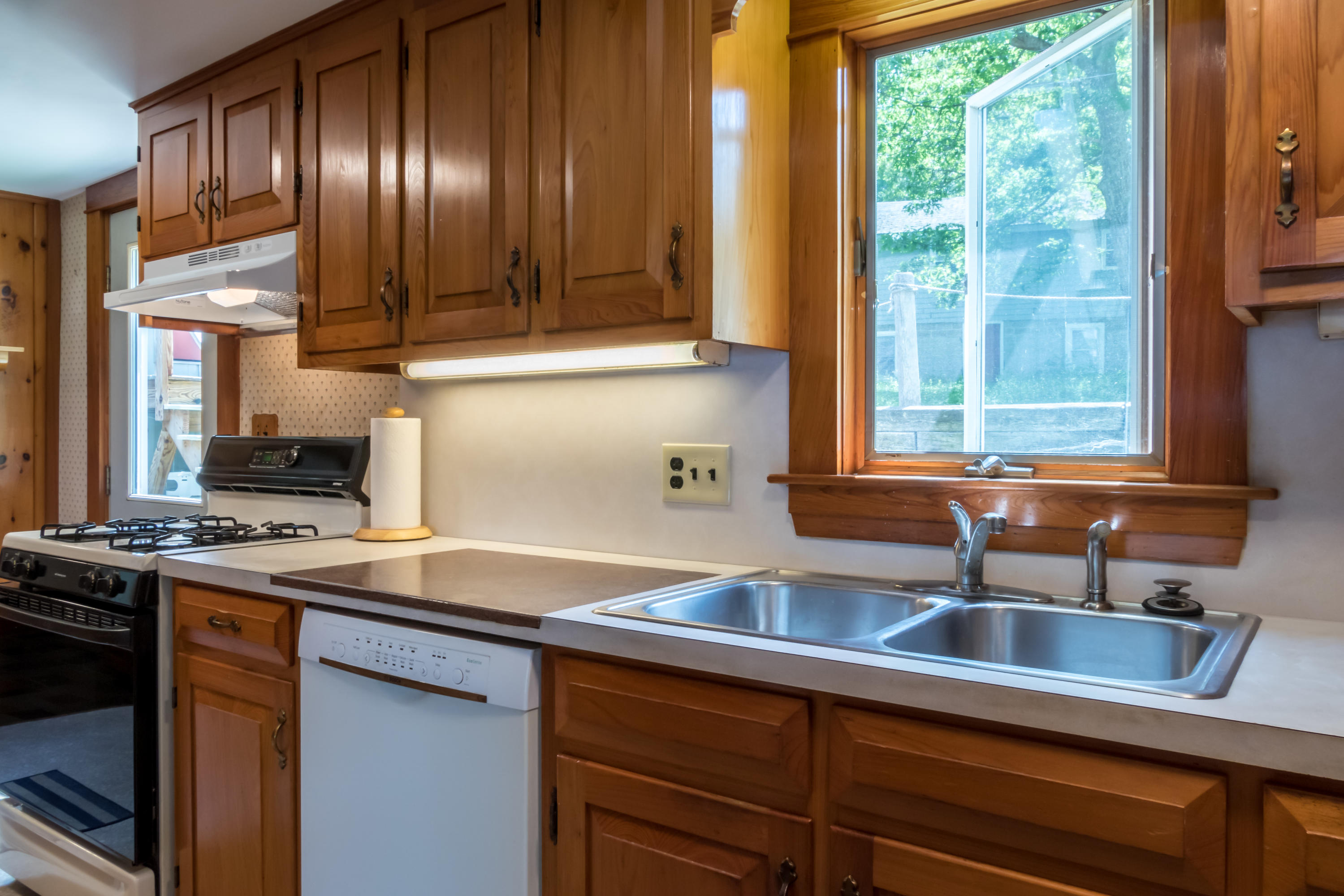 3 McKinney Road Harpswell, ME 04079 - Photo 14 of 40 Kitchen