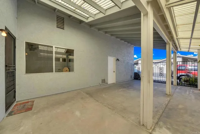 a view of an outdoor space