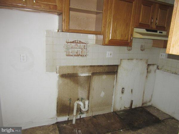 1714 Swansea Road Baltimore, MD 21239 - Photo 4 of 13 Kitchen