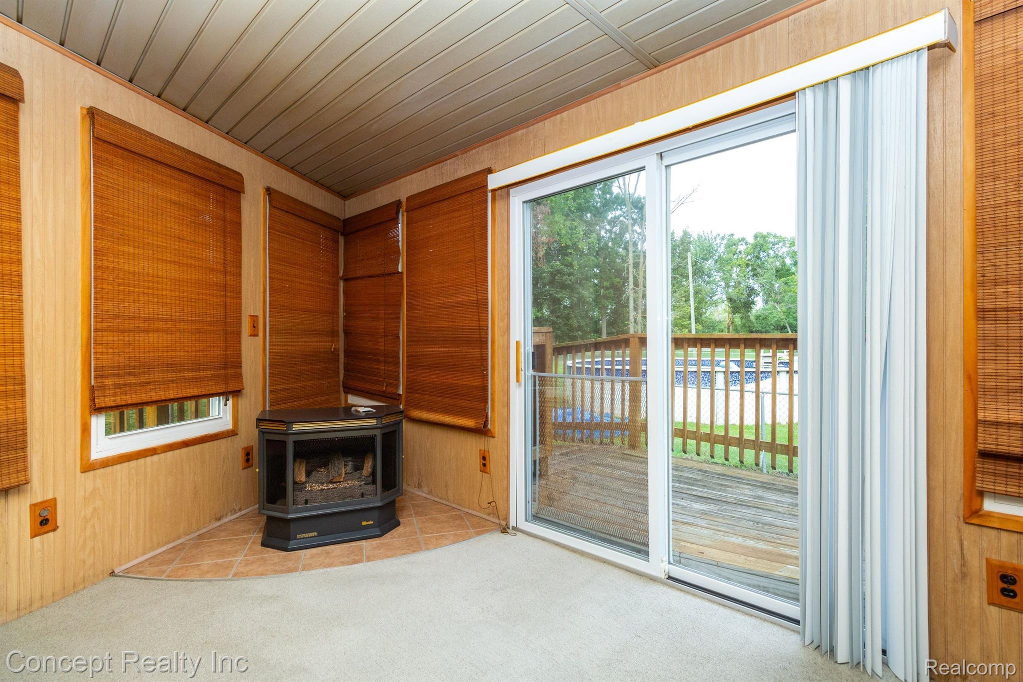 8589 Lake Road Grosse Ile, MI 48138 - Photo 23 of 31 Gallery Image 23