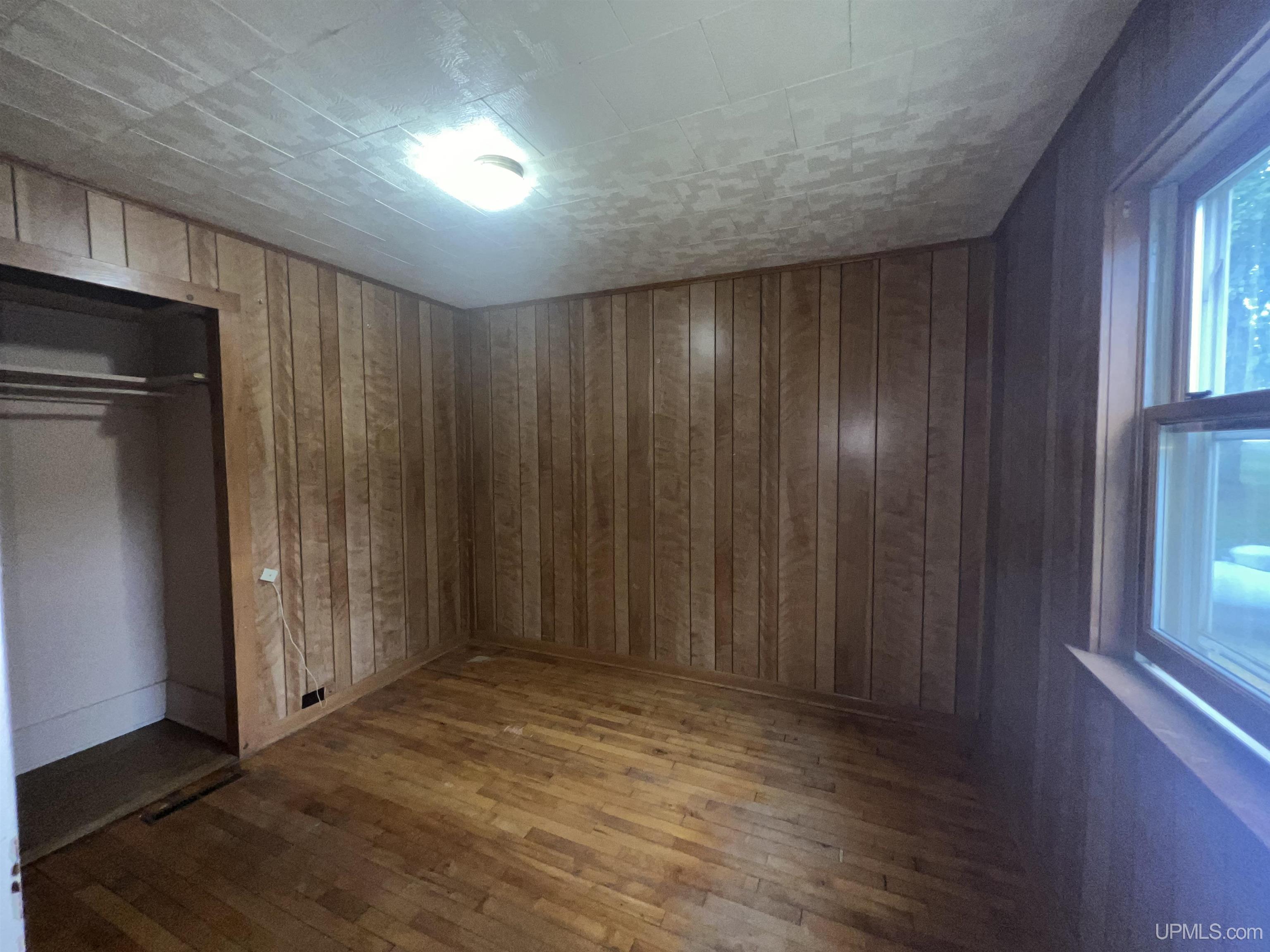136 Mitchell Street Kingsford, MI 49802 - Photo 9 of 20