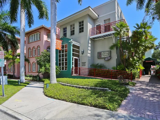$2,995,000 | 1611 4th Street, Sarasota, FL 34236