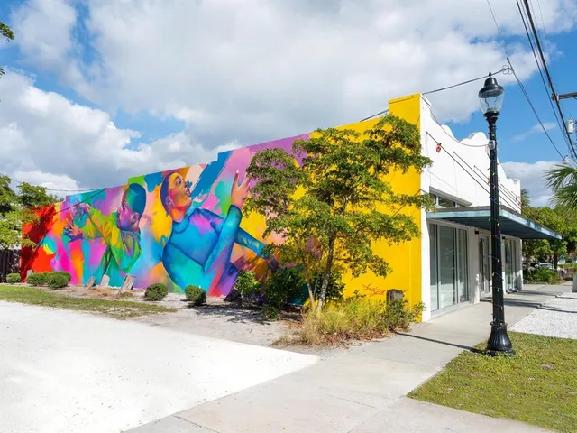 $2,995,000 | 1611 4th Street, Sarasota, FL 34236