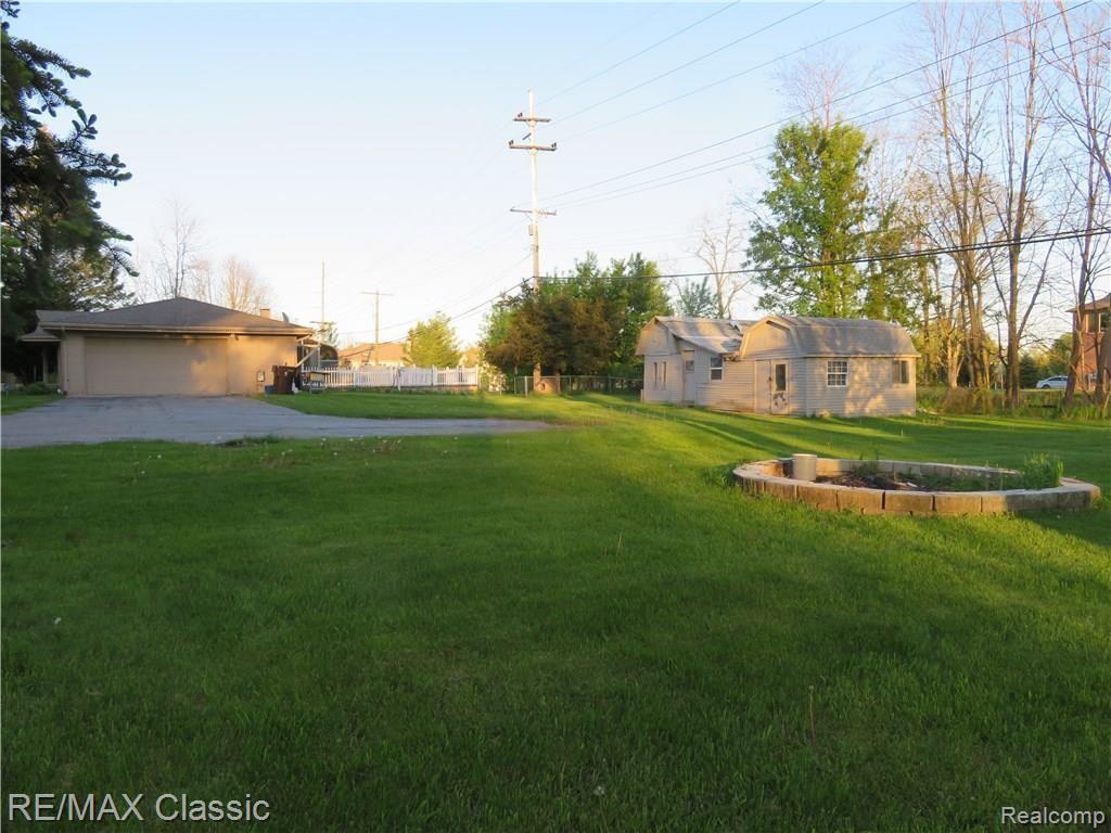 1967 East Commerce Road Commerce Township, MI 48382 - Photo 28 of 33 IMG_0466.JPG