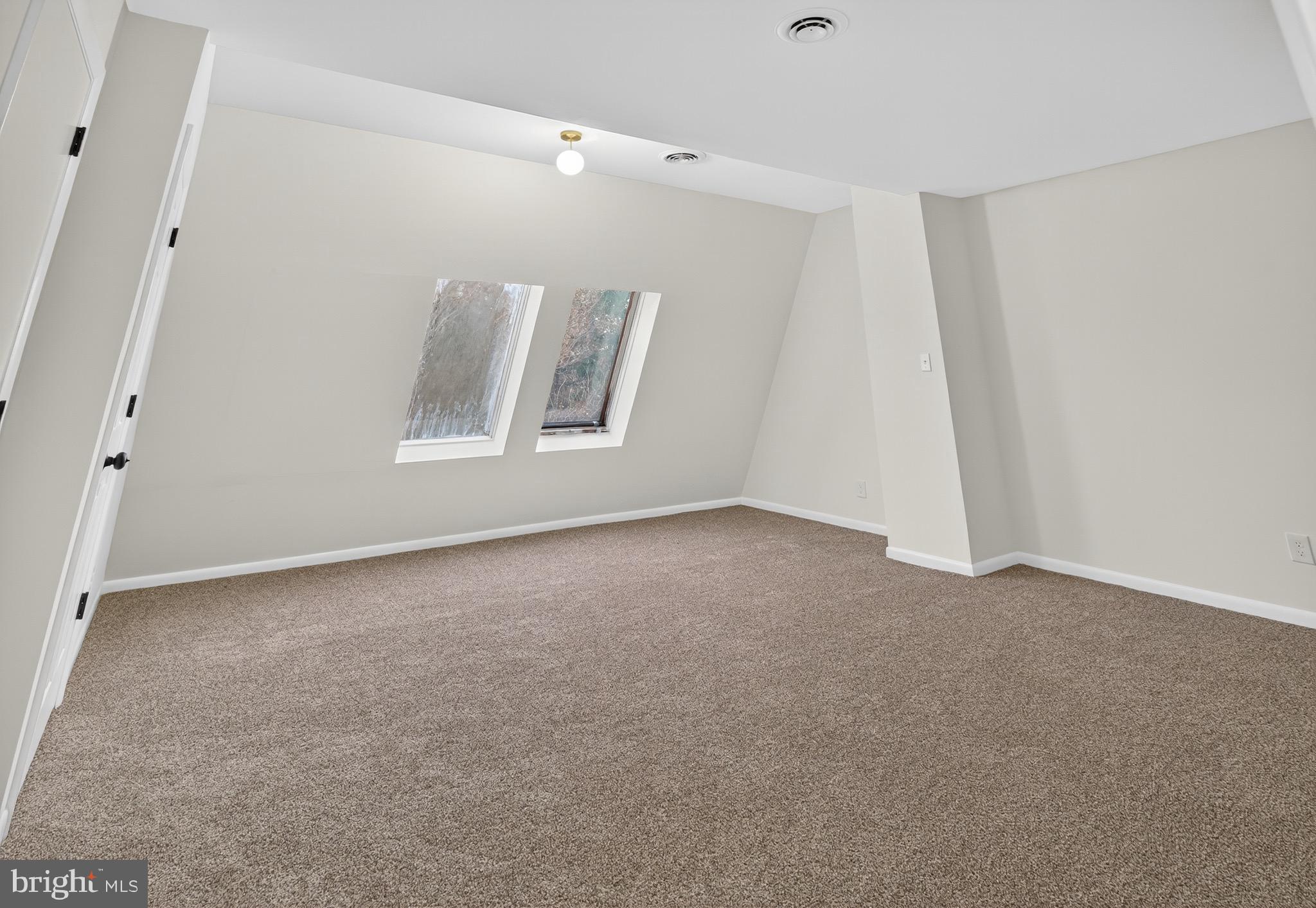 119 Oaks Road Oxford, PA 19363 - Photo 33 of 58 a view of room and window