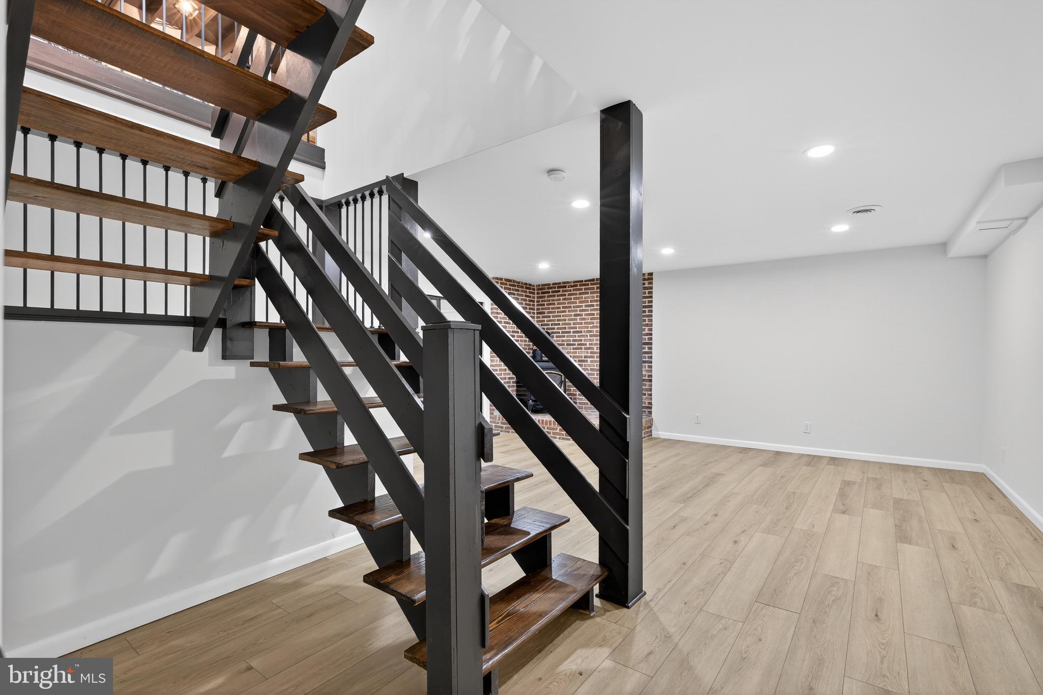 119 Oaks Road Oxford, PA 19363 - Photo 38 of 58 a view of an entryway