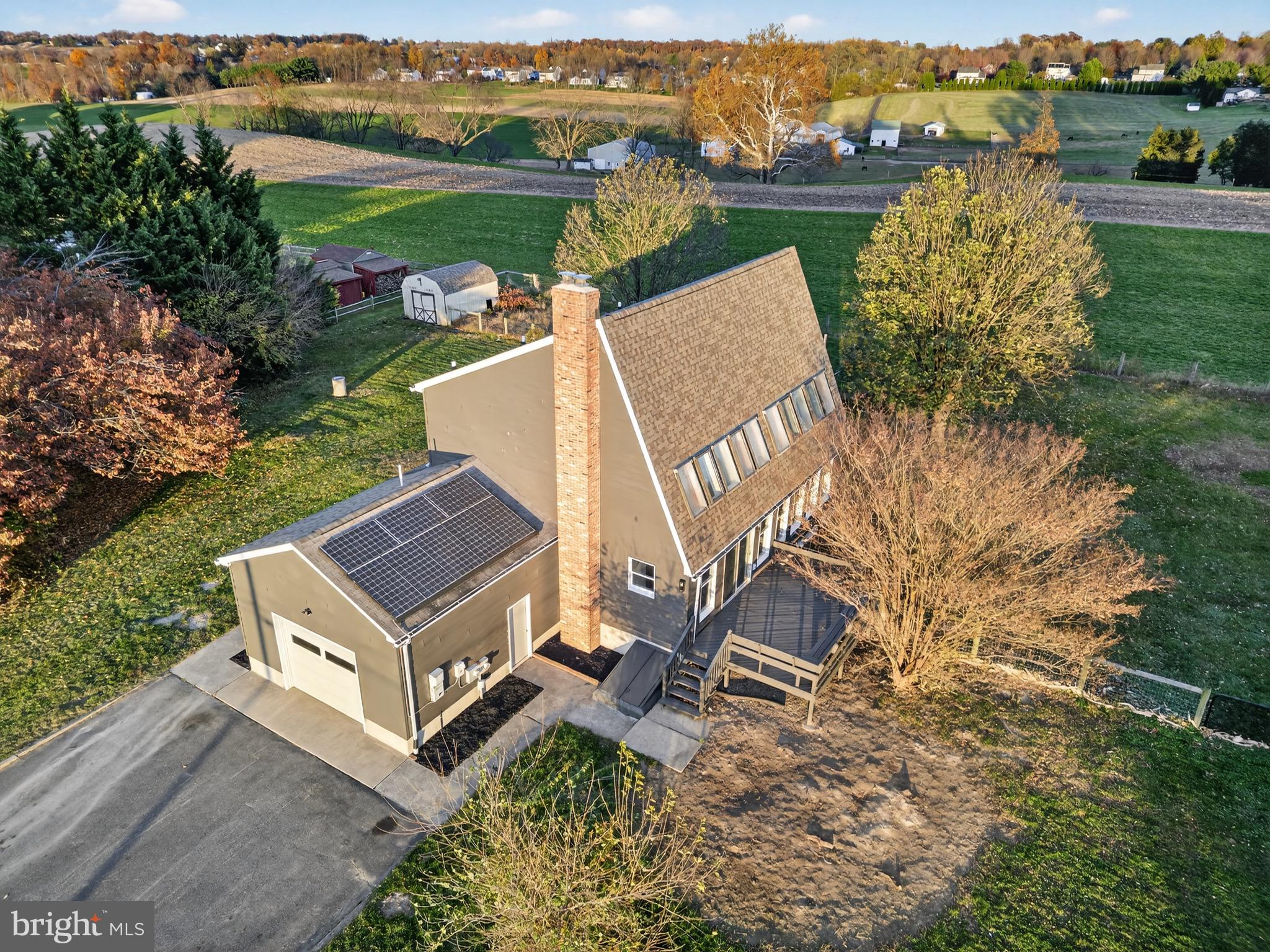 119 Oaks Road Oxford, PA 19363 - Photo 57 of 58 an aerial view of a house with outdoor space and lake view
