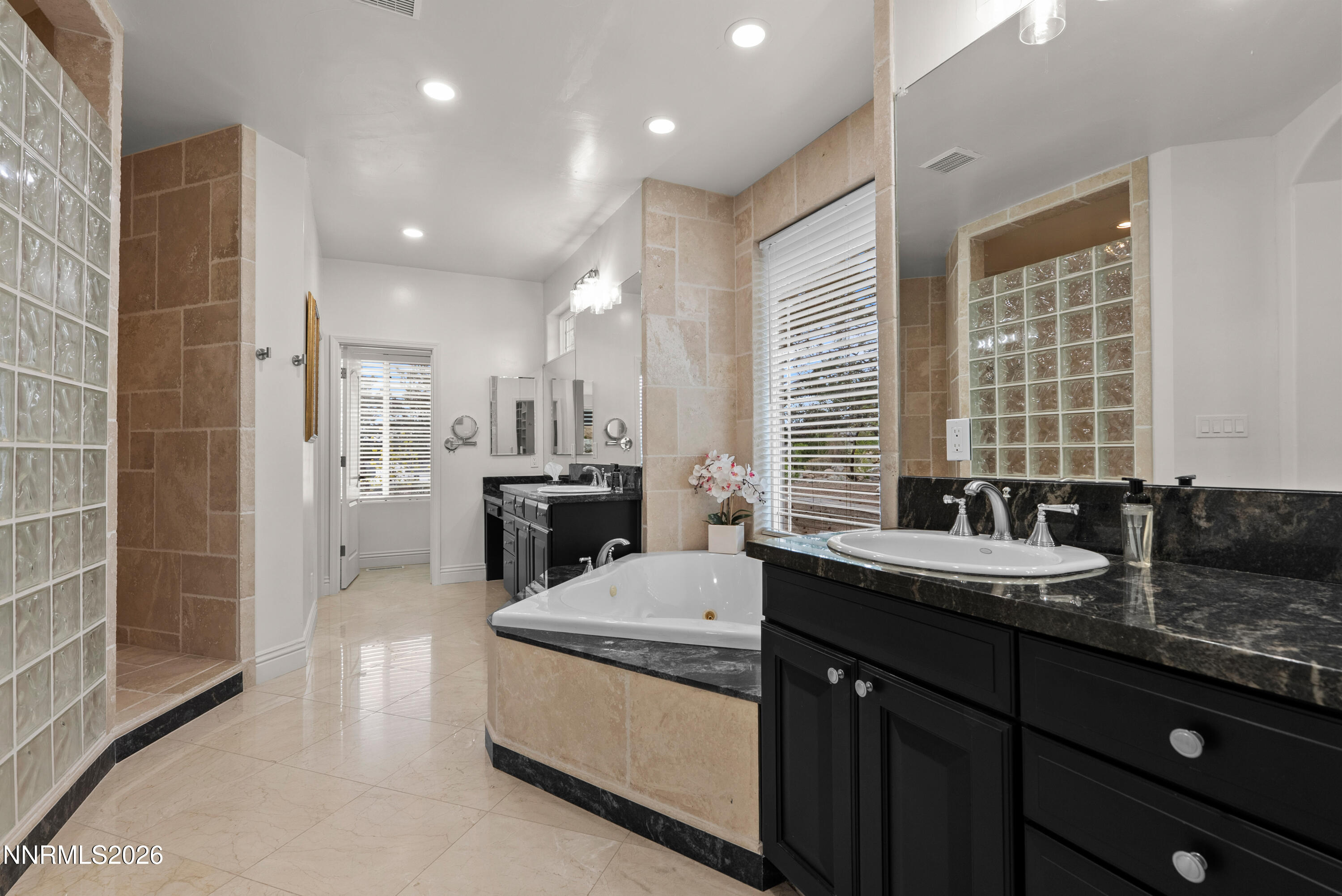 13330 West Saddlebow Drive Reno, NV 89511 - Photo 35 of 85 057-13330 W Saddlebow Dr-156