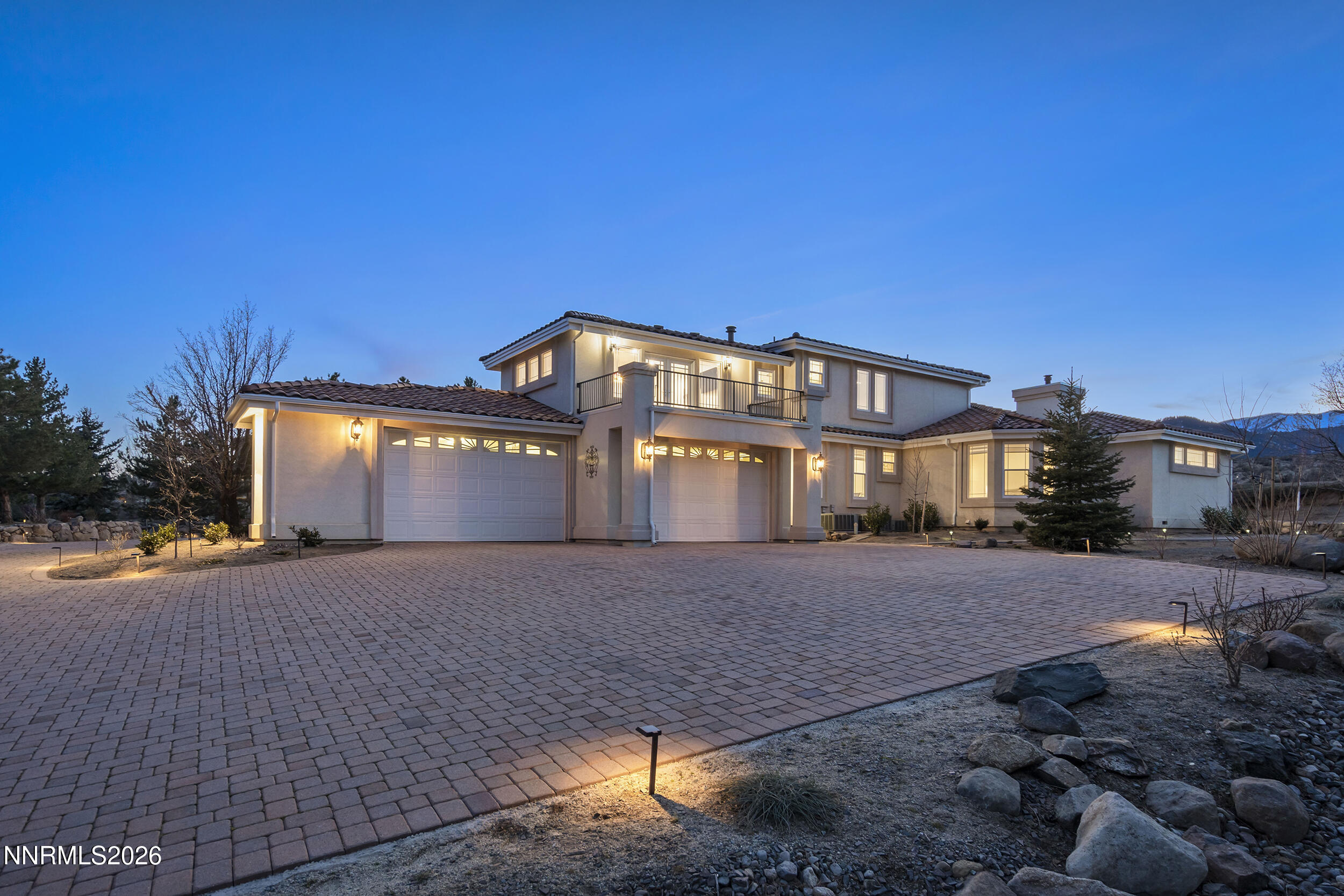 13330 West Saddlebow Drive Reno, NV 89511 - Photo 6 of 85 13330 W Saddlebow Side Twilight