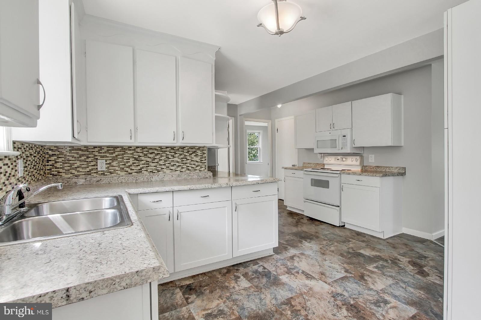 1150 Ruxton Road York, PA 17403 - Photo 7 of 26 Gallery Image 7