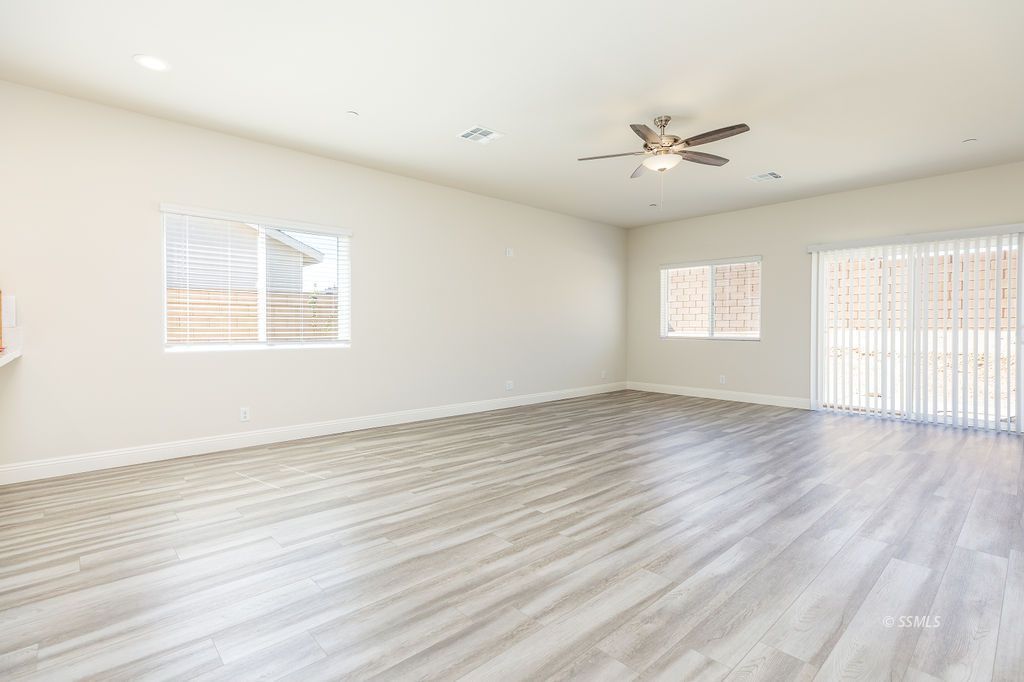 415 Thomas Street Ridgecrest, CA 93555 - Photo 11 of 31