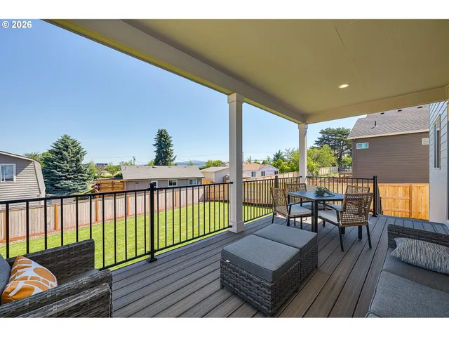 $699,960 | 18635 Warm Springs Street, Unit 4, Sandy, OR 97055