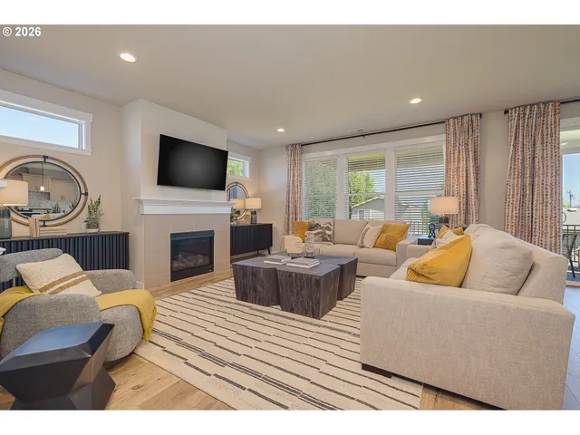 $699,960 | 18635 Warm Springs Street, Unit 4, Sandy, OR 97055