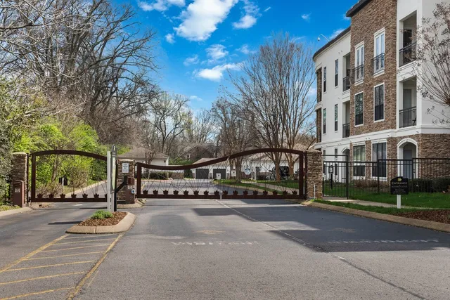 $2,800 | 2600 Hillsboro Pike, Unit 105, Nashville, TN 37212