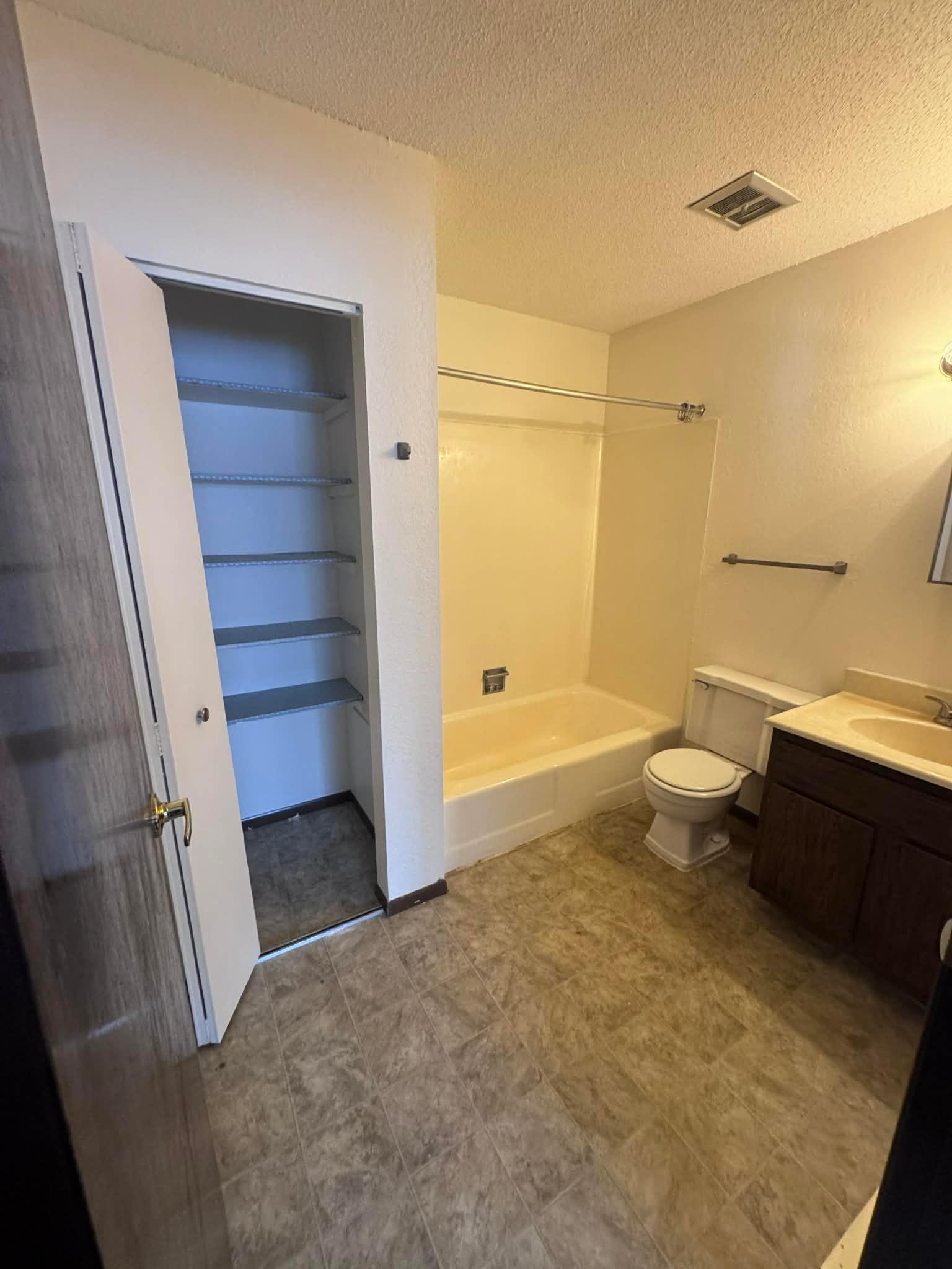 408 Park Avenue, Unit 2 Madison, MN 56256 - Photo 13 of 13