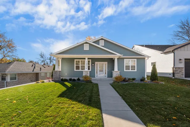 $625,000 | 10915 West Wisconsin Avenue, Wauwatosa, WI 53226