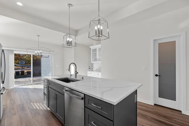 $625,000 | 10915 West Wisconsin Avenue, Wauwatosa, WI 53226