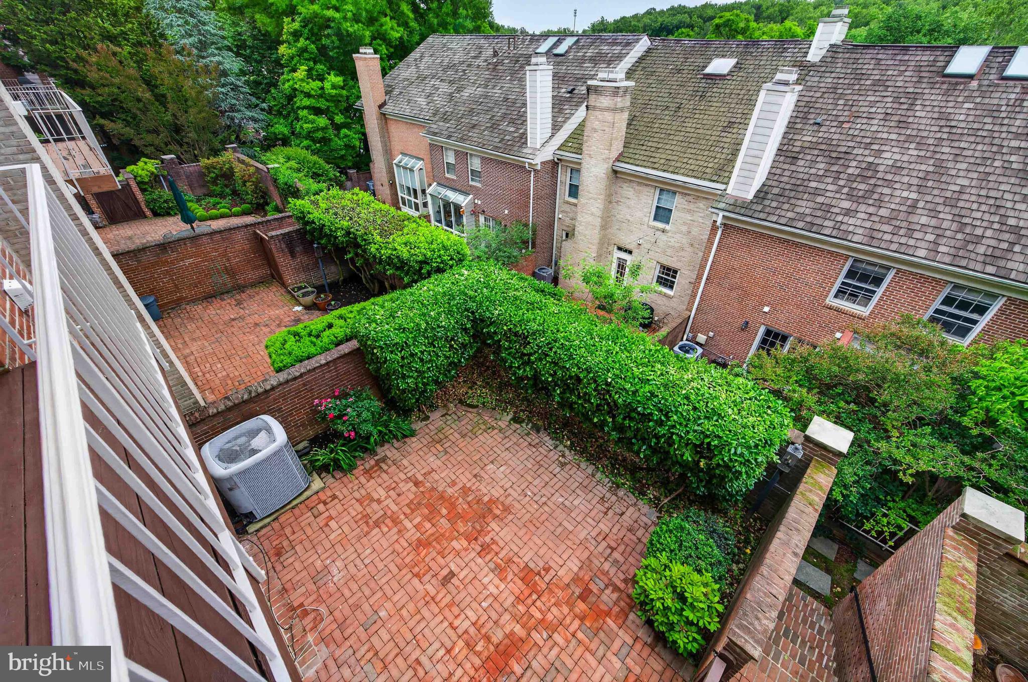 8016 Quarry Ridge Way Bethesda, MD 20817 - Photo 32 of 69 View of patio below