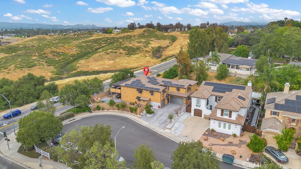 42740 Portraits Lane Temecula, CA 92592 - Photo 65 of 68 an aerial view of residential houses with outdoor space and ocean view