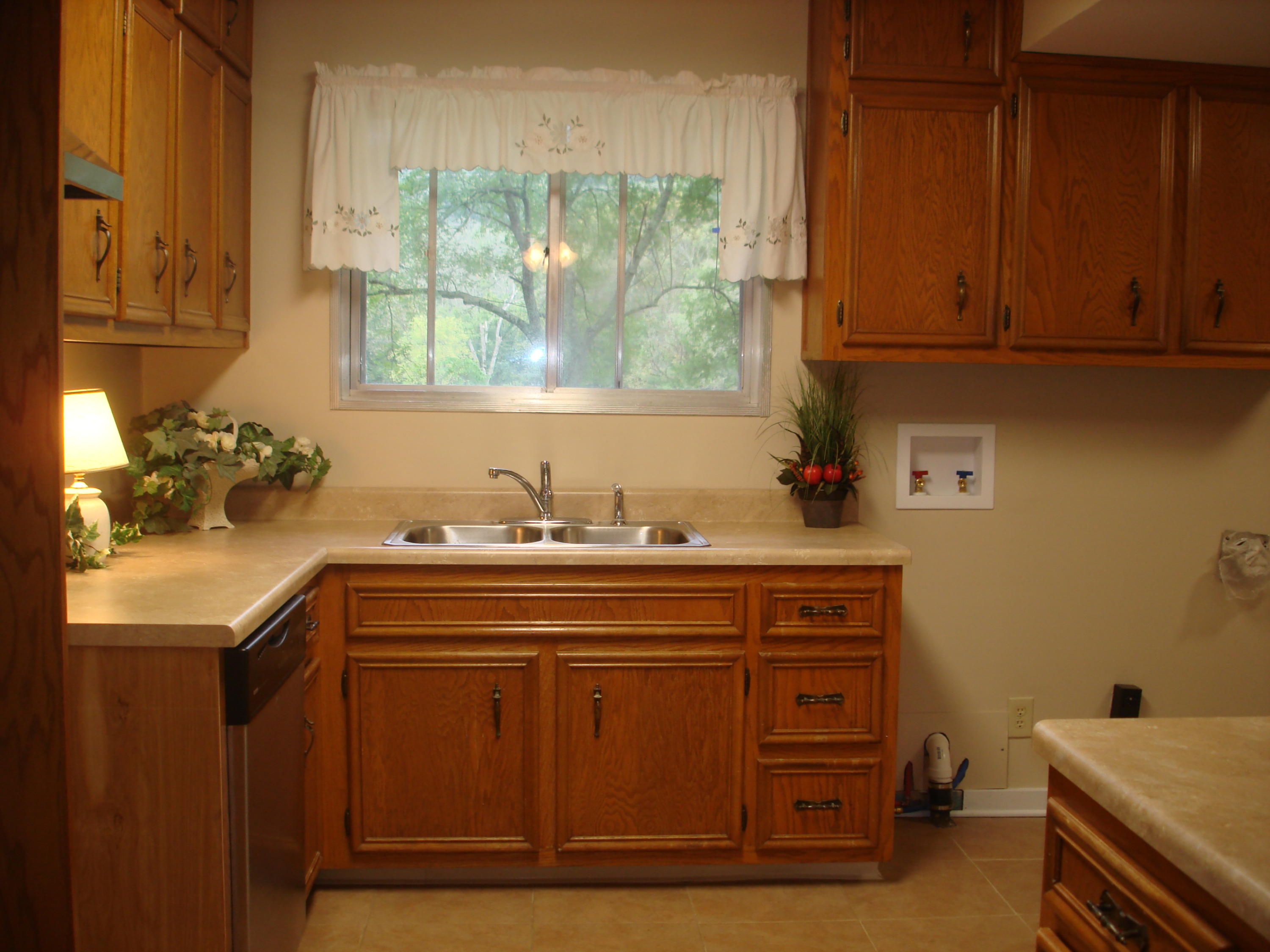 215 Butler Road Oak Ridge, TN 37830 - Photo 7 of 18 UPDATED KITCHEN