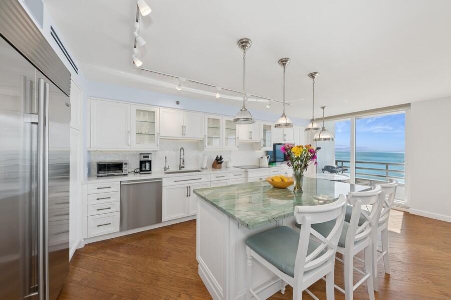 1400 South Ocean Boulevard, Unit 1106 Boca Raton, FL 33432 - Photo 12 of 82 Kitchen