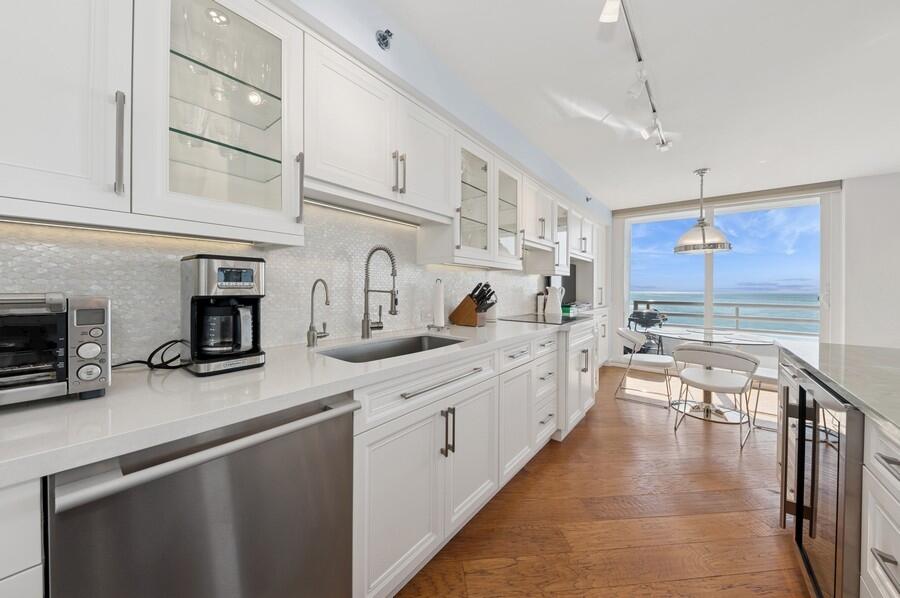 1400 South Ocean Boulevard, Unit 1106 Boca Raton, FL 33432 - Photo 13 of 82 Kitchen