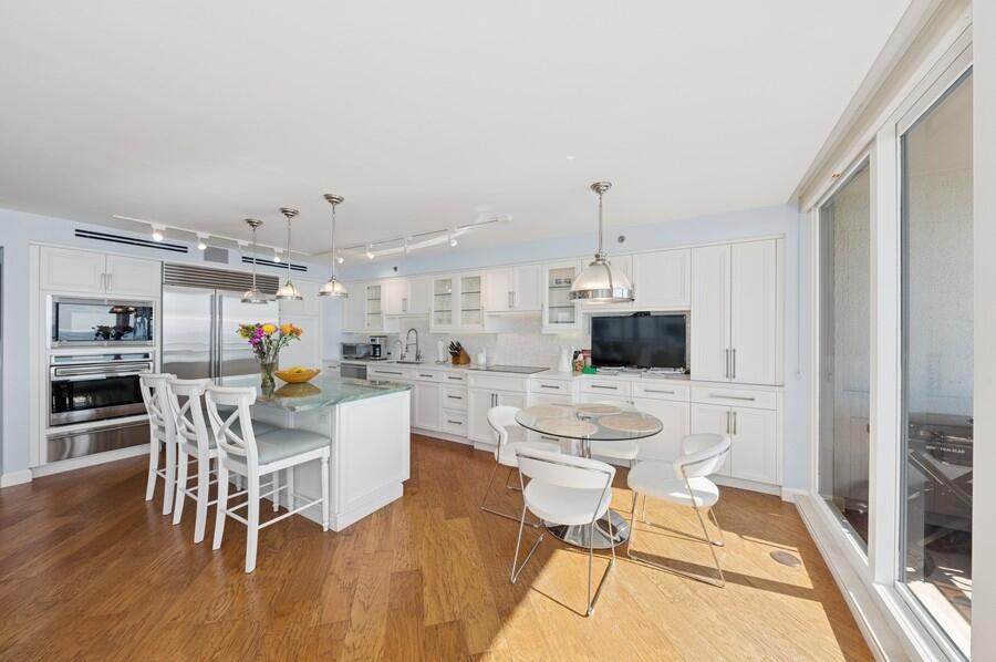 1400 South Ocean Boulevard, Unit 1106 Boca Raton, FL 33432 - Photo 18 of 82 Kitchen