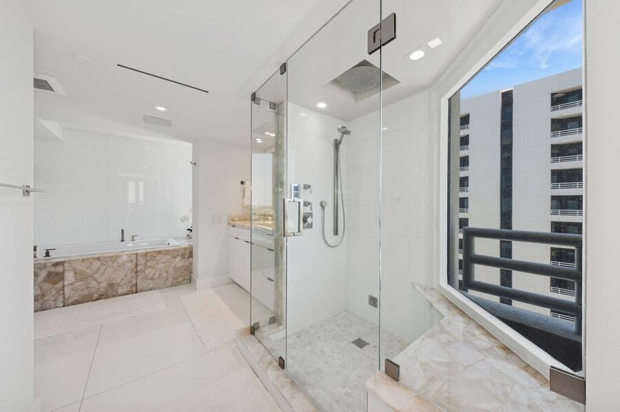 1400 South Ocean Boulevard, Unit 1106 Boca Raton, FL 33432 - Photo 22 of 82 Primary Bathroom