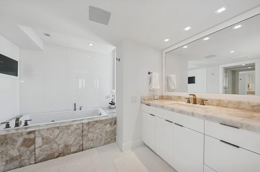 1400 South Ocean Boulevard, Unit 1106 Boca Raton, FL 33432 - Photo 24 of 82 Primary Bathroom