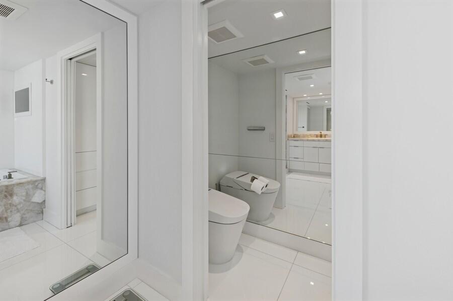 1400 South Ocean Boulevard, Unit 1106 Boca Raton, FL 33432 - Photo 25 of 82 Primary Bathroom