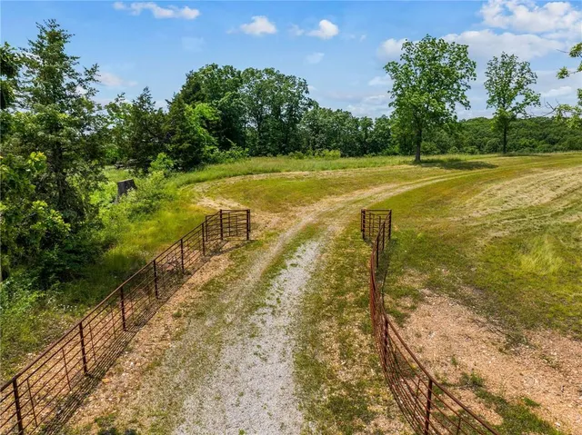 $1,200,000 | 2313 Flat Creek Road, Cape Fair, MO 65624